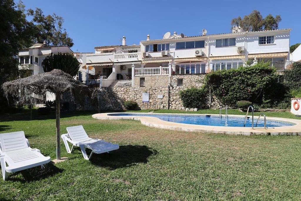 Quaint 2 Bedroom Townhouse With Pool Close To Sea! Benalmádena Εξωτερικό φωτογραφία